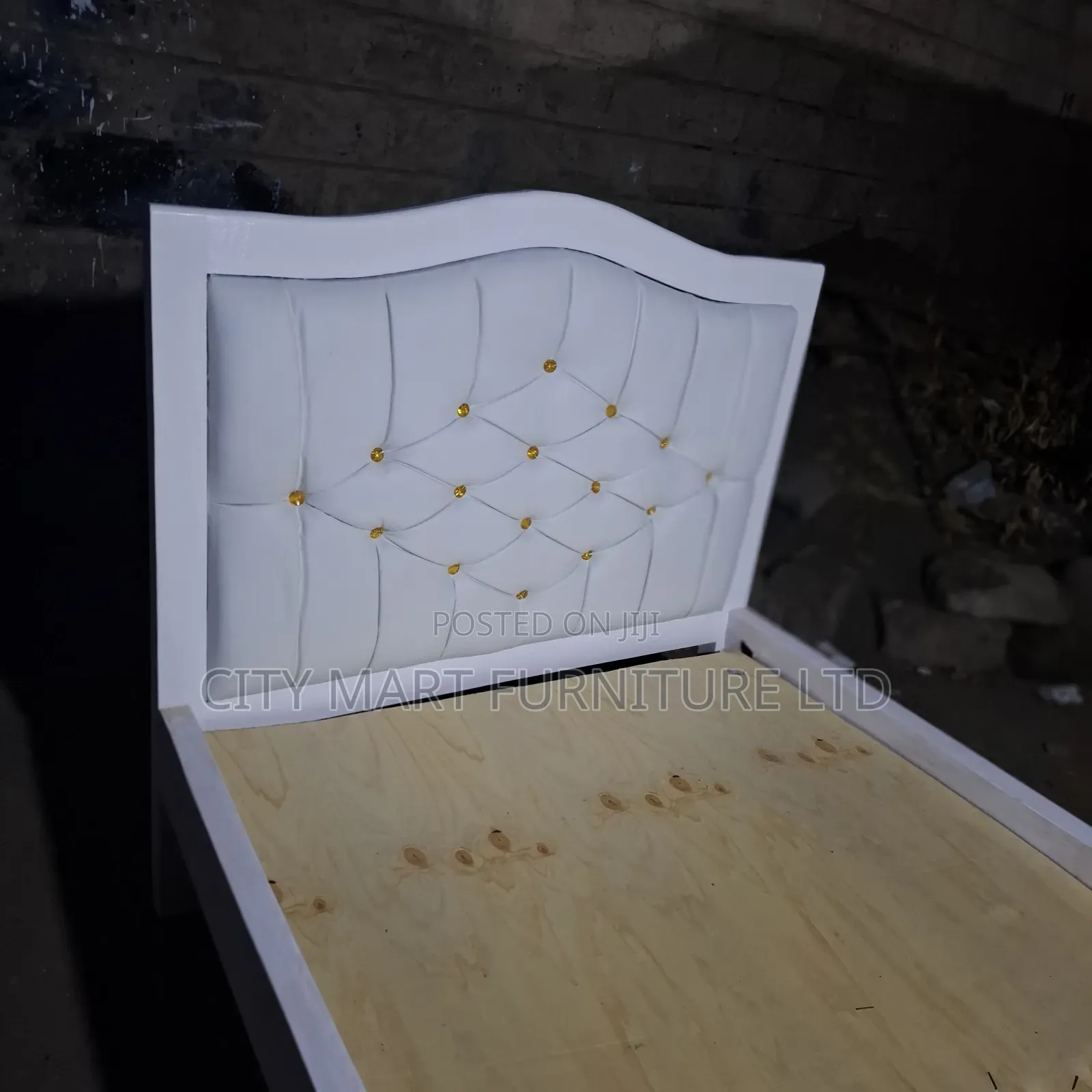 Charm Modern Mocket Beds on Offer!