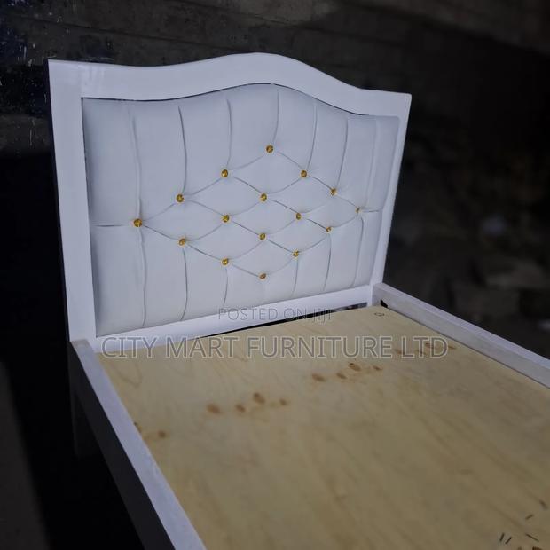 Graceful Modern Mocket Beds on Offer!