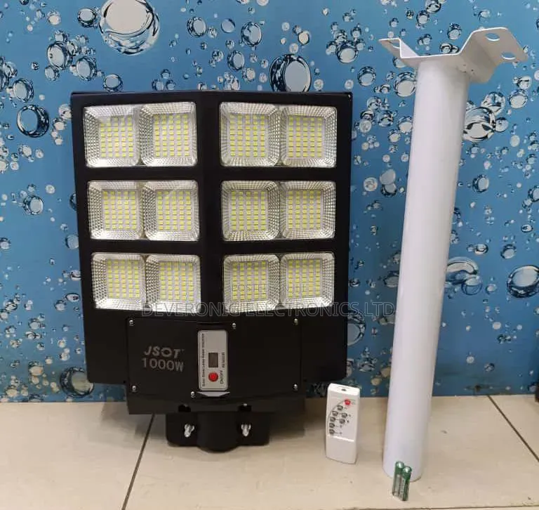 *1000watts Solar Street Lights + Pole*