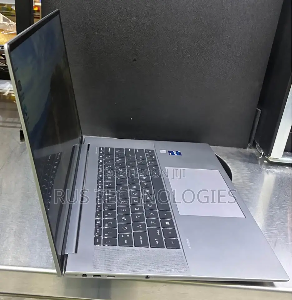 Laptop HP ZBook Studio G8 16GB Intel Core i7 SSD 512GB