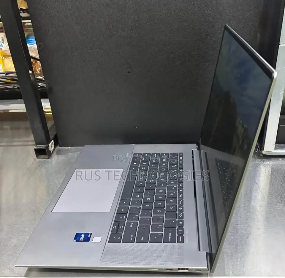 Laptop HP ZBook Studio G8 16GB Intel Core i7 SSD 512GB