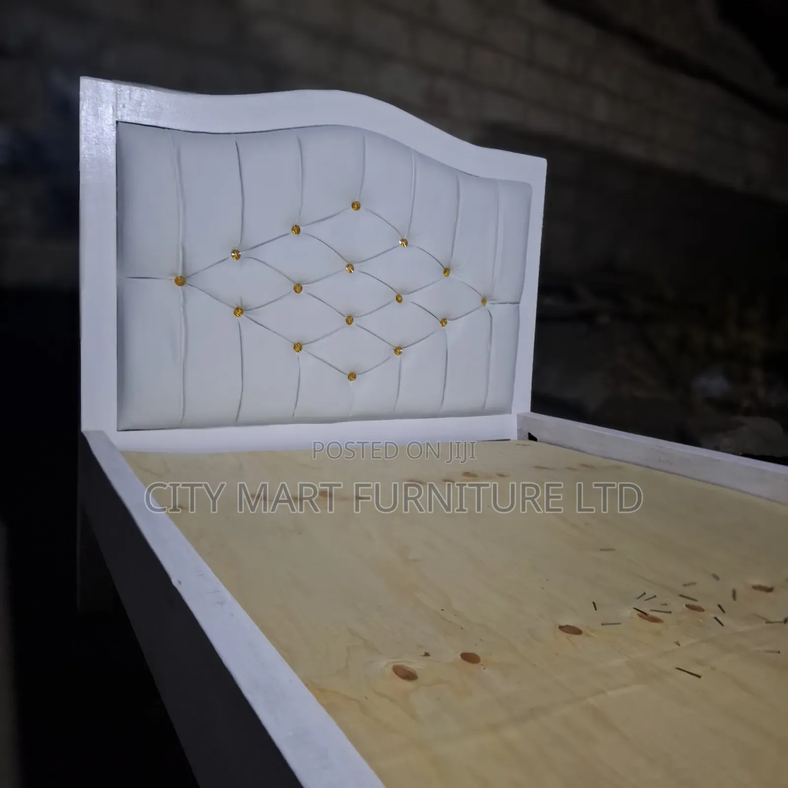 Velvety Modern Mocket Beds on Offer!