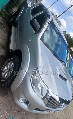 Toyota Hilux 2014 Silver