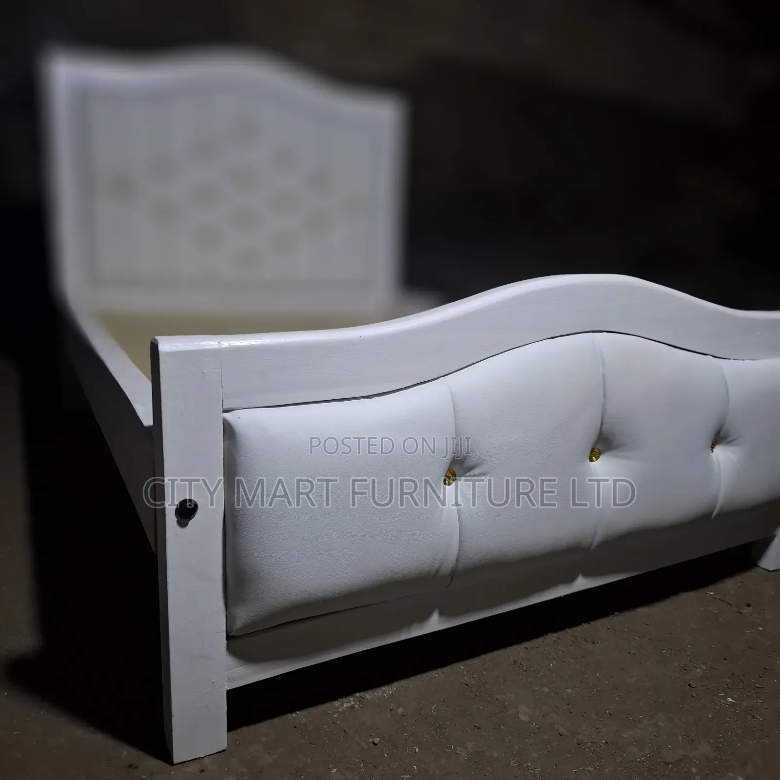 Snappy Modern Mocket Beds on Offer!