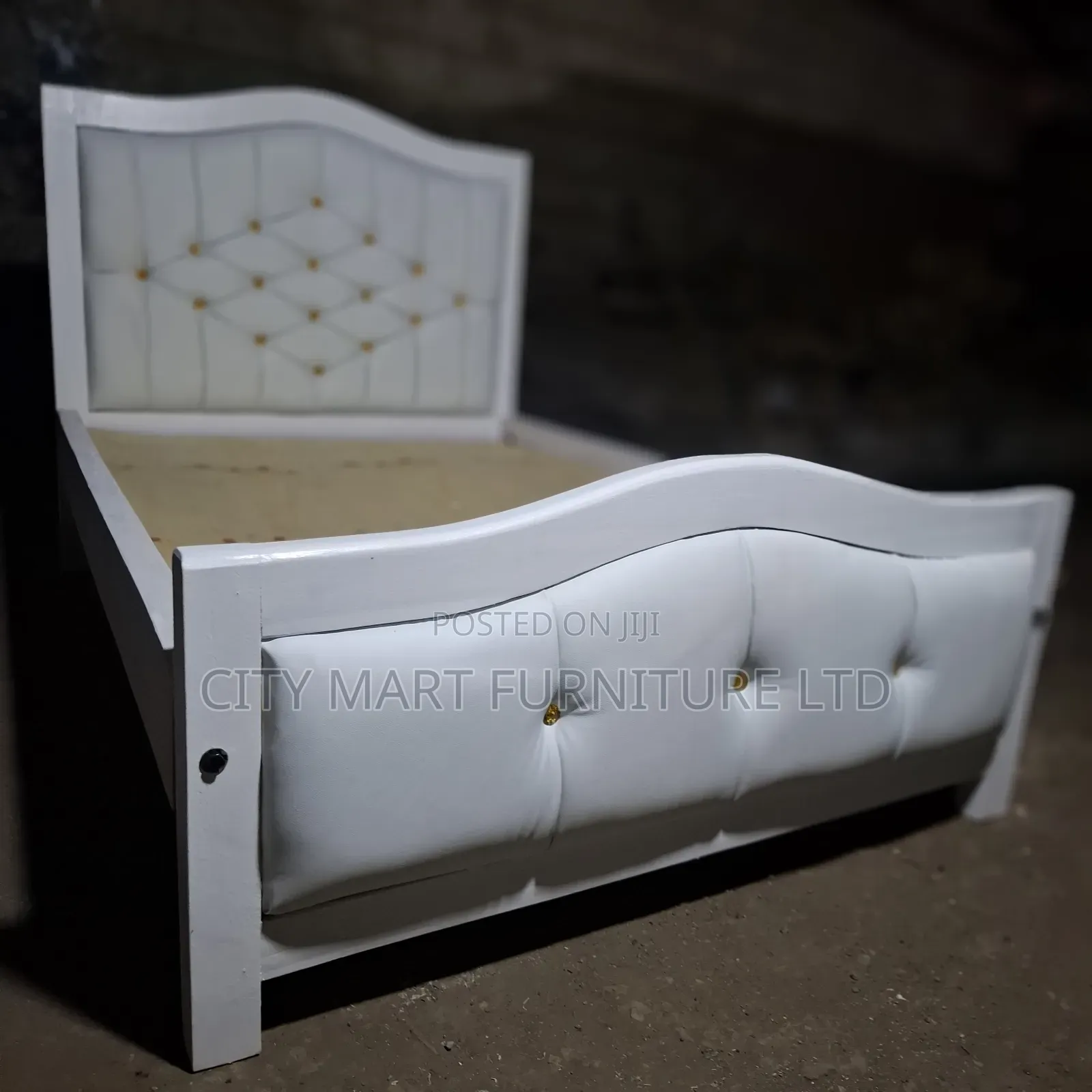Suave Modern Mocket Beds on Offer!