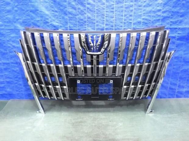 Toyota Noah 2015-2017 Esquire Grill - thumbnail 2
