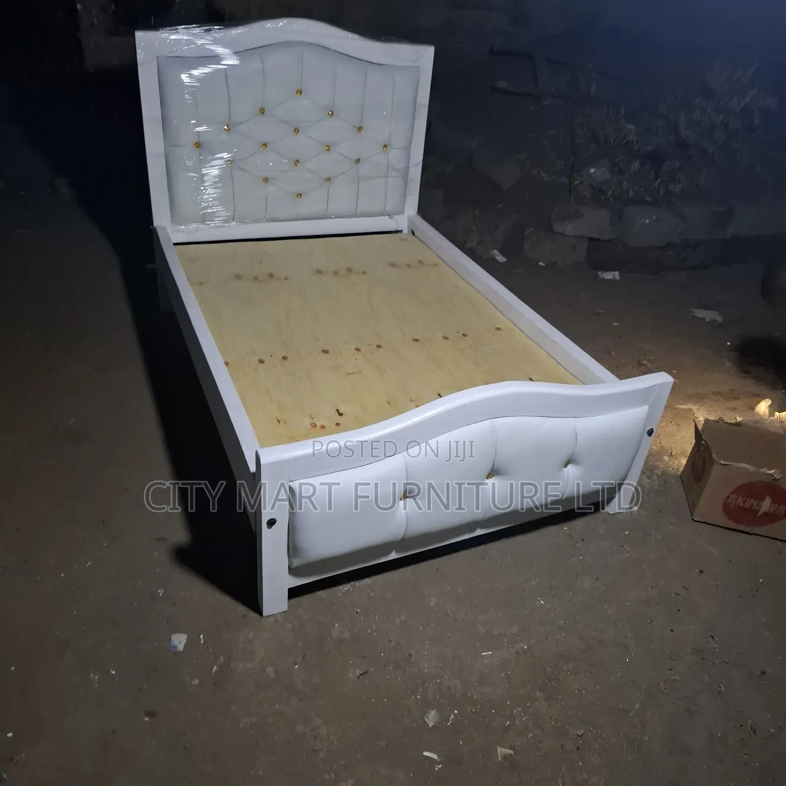 Glowy Modern Mocket Beds on Offer!