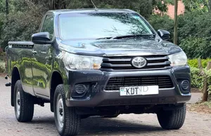 Toyota Hilux 2025 Black