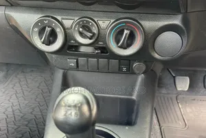 Toyota Hilux 2025 Black