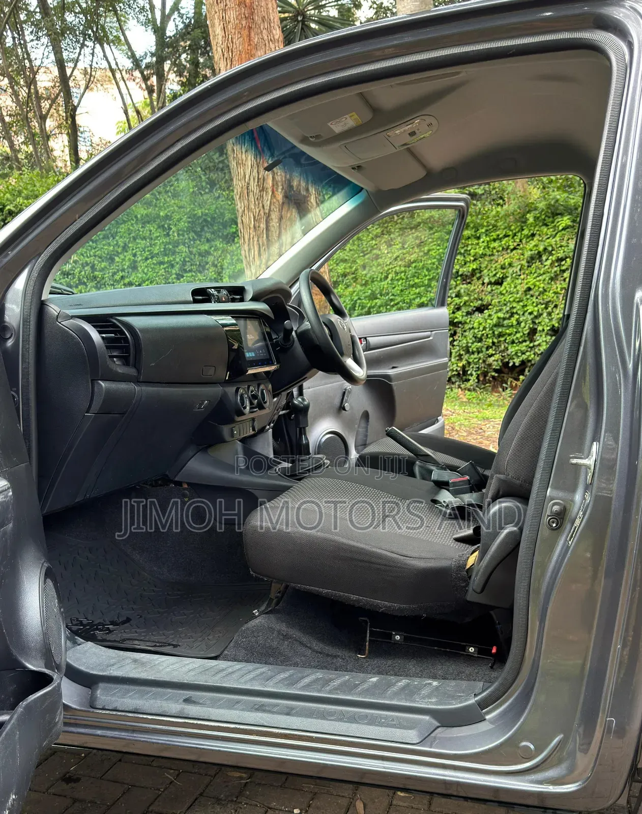Toyota Hilux 2025 Black