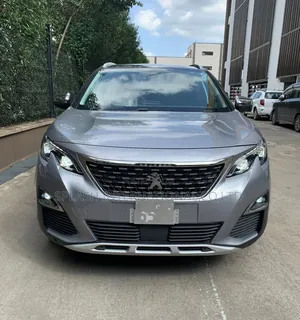 Peugeot 5008 2019 Gray