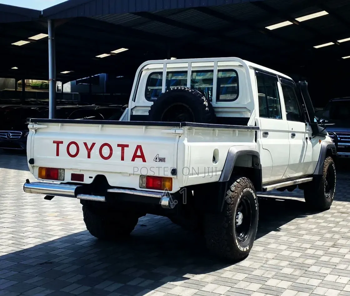 Toyota Land Cruiser 4.5 V8 GXR 2019 White
