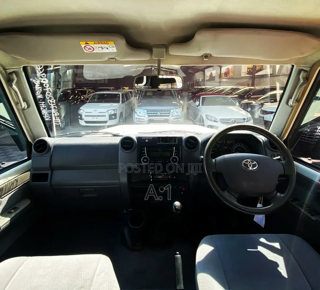 Toyota Land Cruiser 4.5 V8 GXR 2019 White