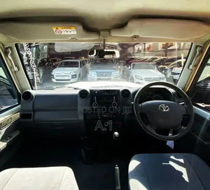 Toyota Land Cruiser 4.5 V8 GXR 2019 White