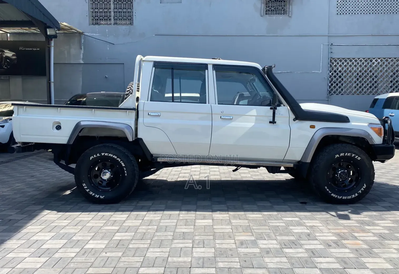 Toyota Land Cruiser 4.5 V8 GXR 2019 White