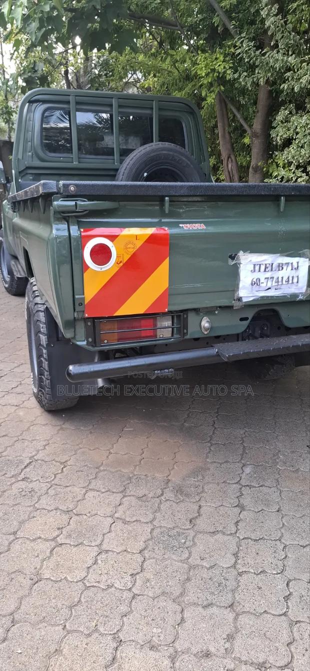 Land Cruiser - thumbnail 2