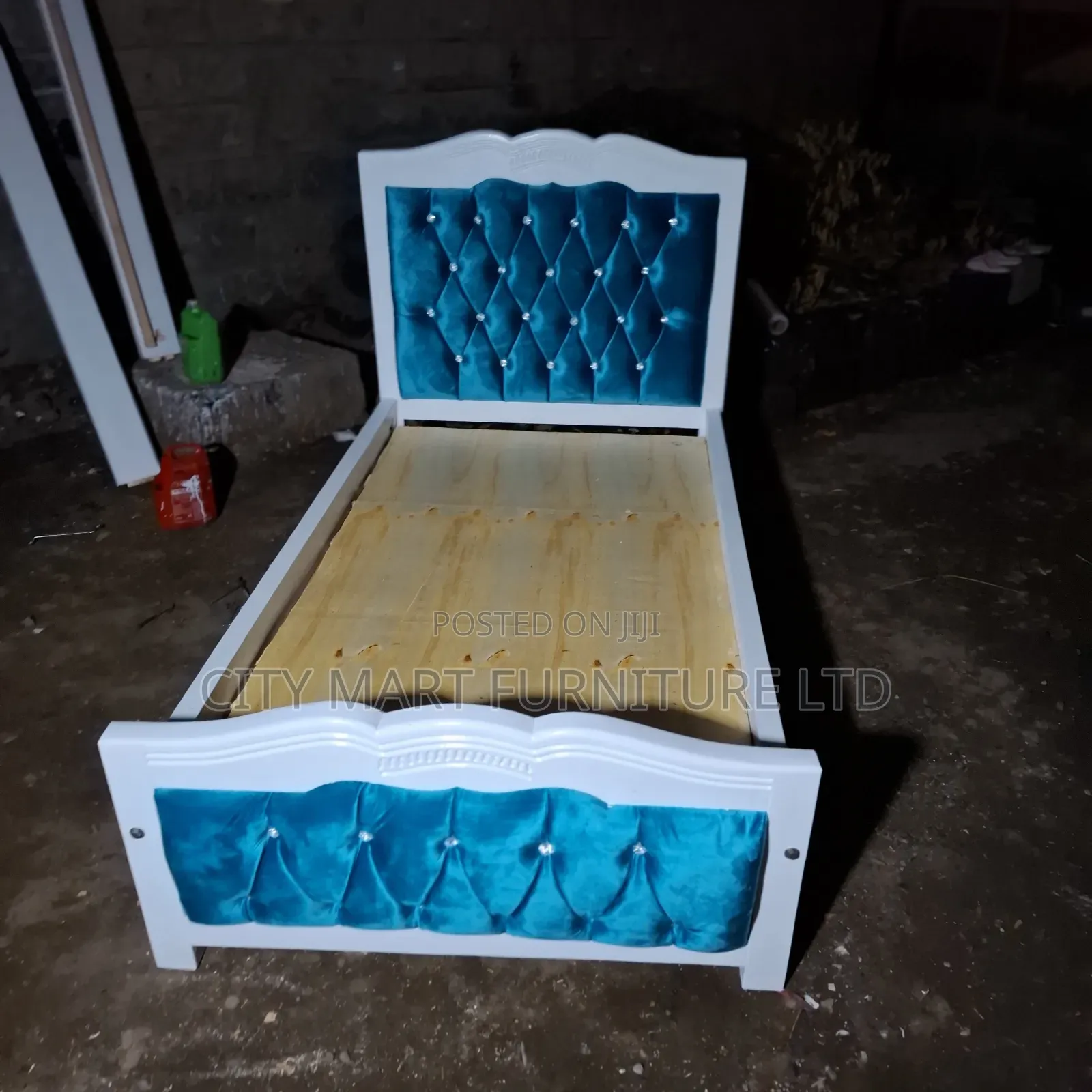 Plushen Modern Mountain 3 by 6 Mocket Beds on Offer!