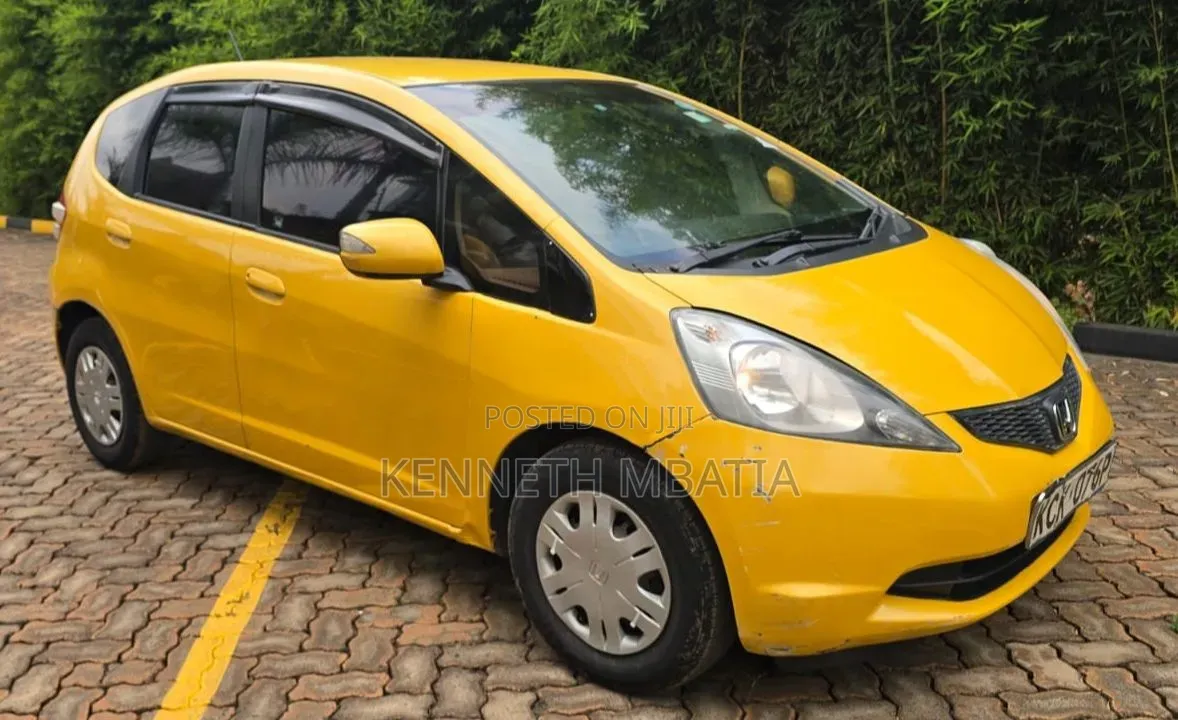 Honda Fit 2010 Yellow