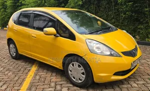 Honda Fit 2010 Yellow