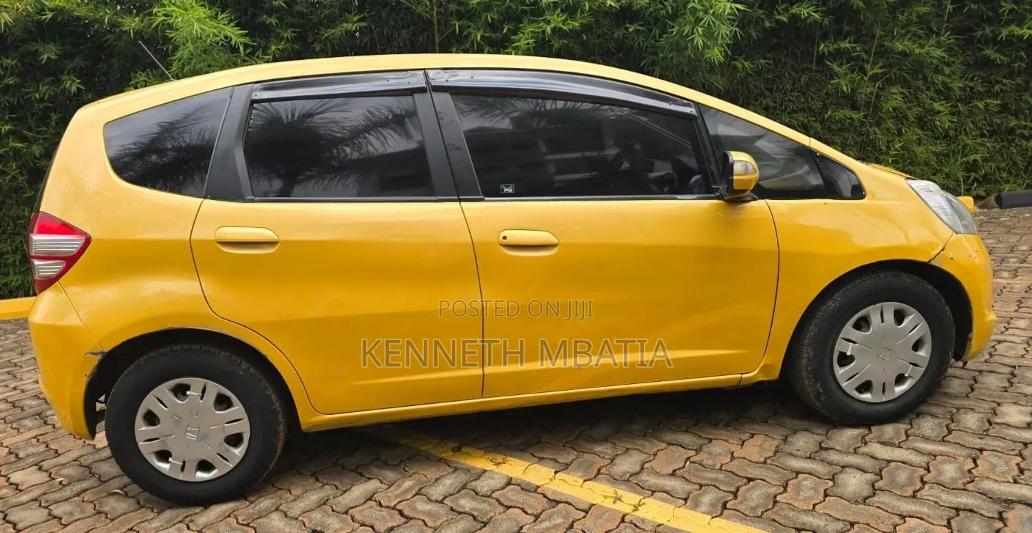 Honda Fit 2010 Yellow