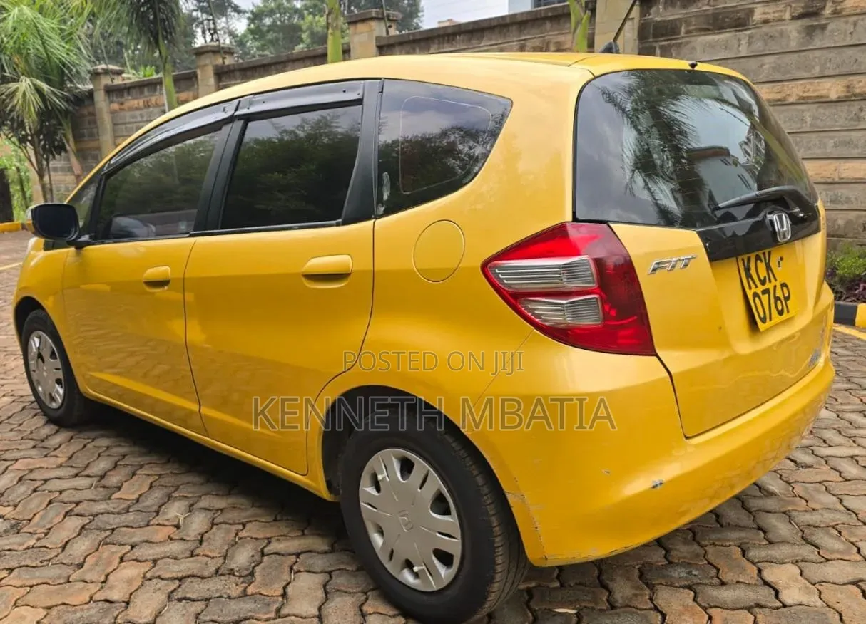 Honda Fit 2010 Yellow