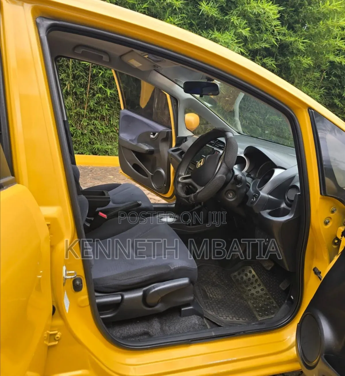 Honda Fit 2010 Yellow