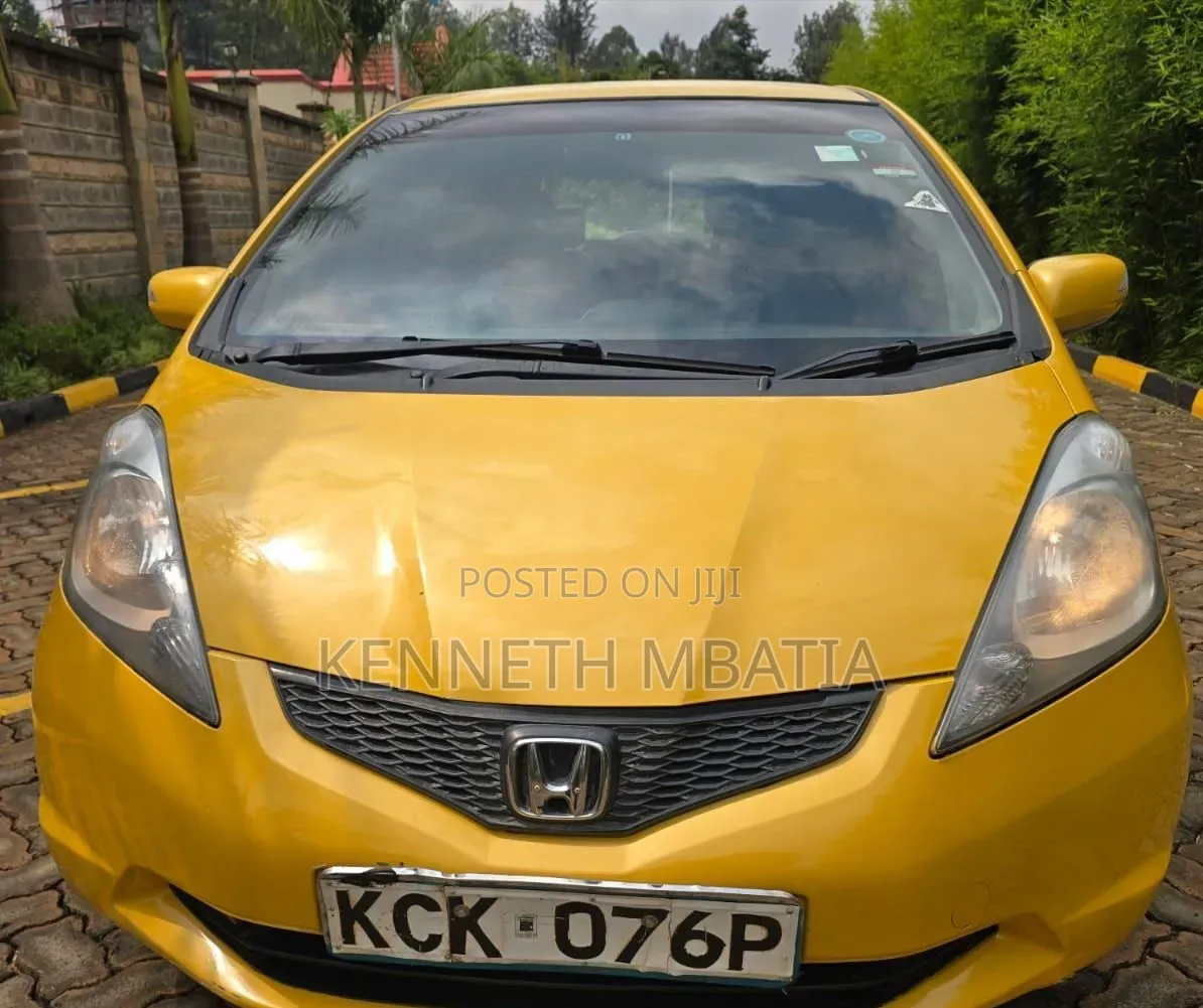 Honda Fit 2010 Yellow