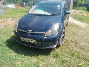Toyota Wish 2005 Blue