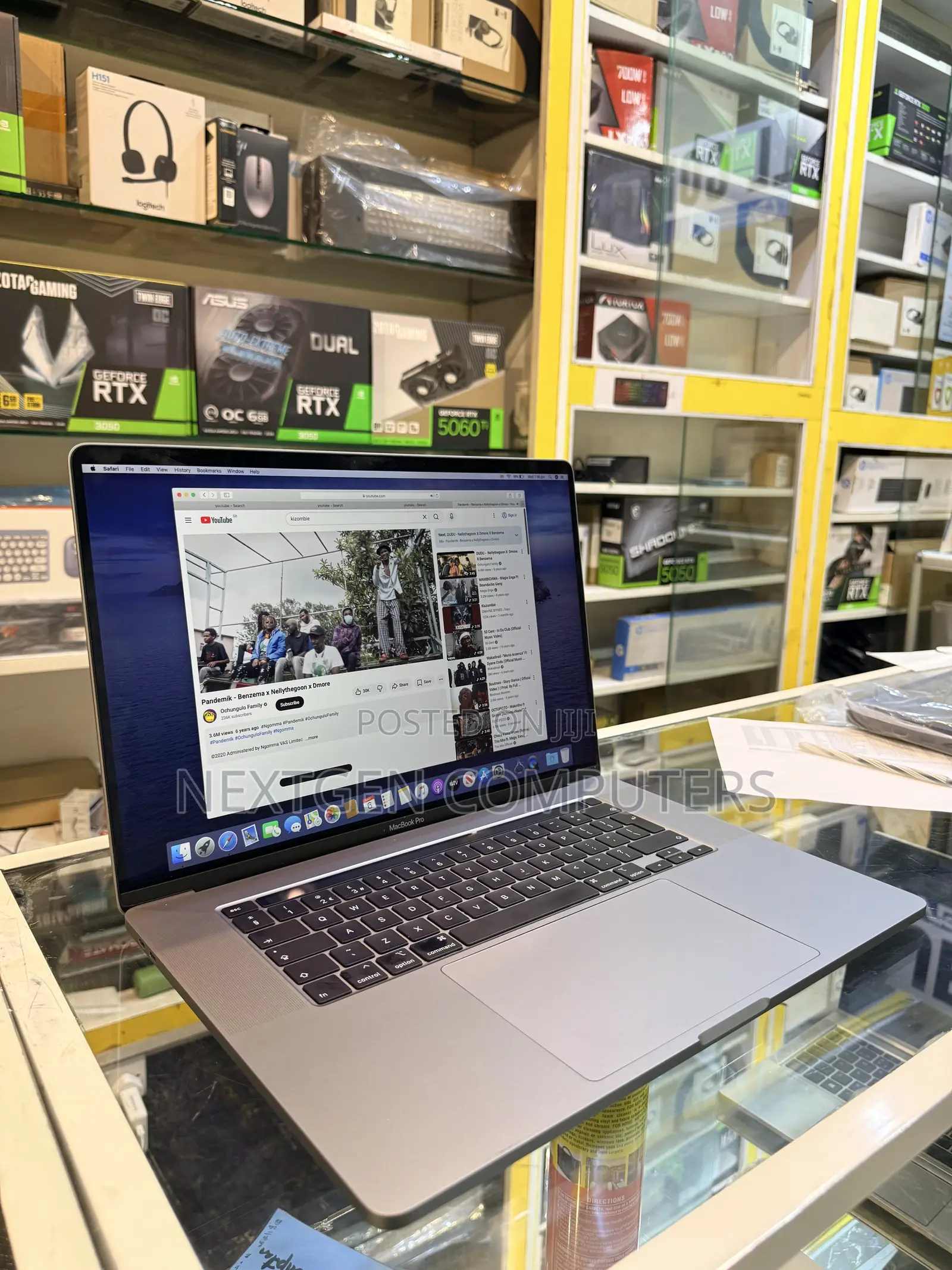 Laptop Apple MacBook Pro 2019 32GB Intel Core i9 SSD 512GB