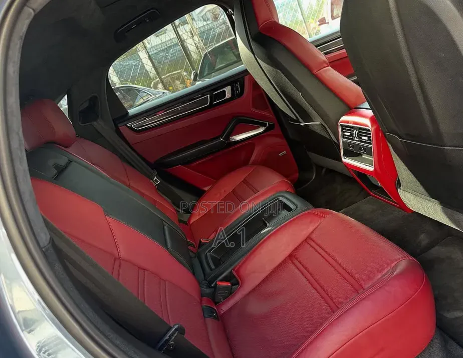 Porsche Cayenne Turbo AWD 2019 Blue