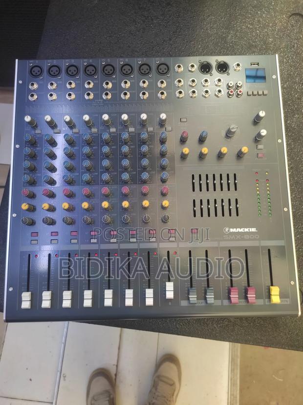 Mackie SMX-800 8-Channel Audio Mixing Console