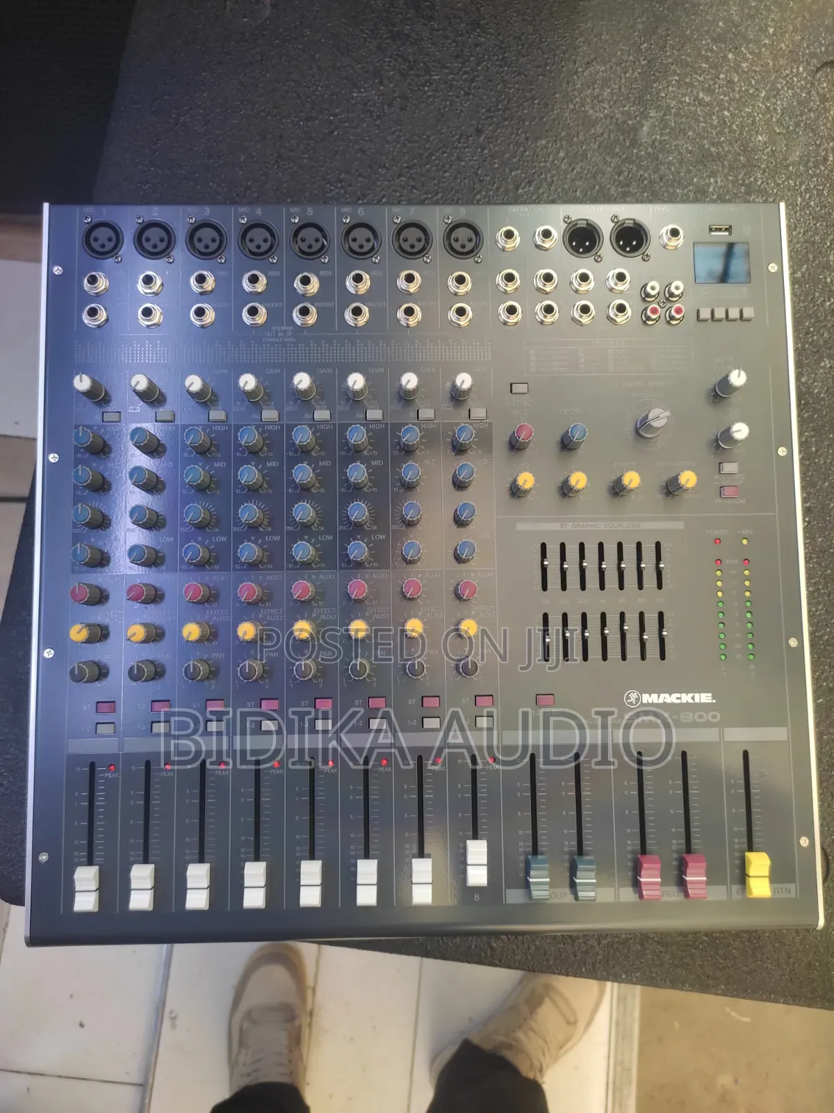 Mackie SMX-800 8-Channel Audio Mixing Console
