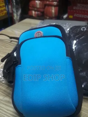 Armband Phone Holder. Gym Armband Phone Holder