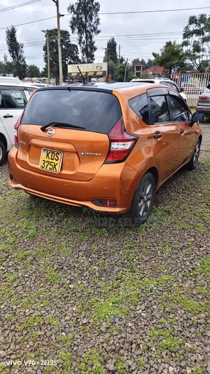 Nissan Note 2017 Orange