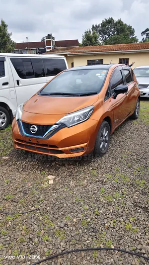 Nissan Note 2017 Orange