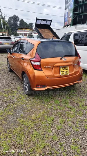 Nissan Note 2017 Orange