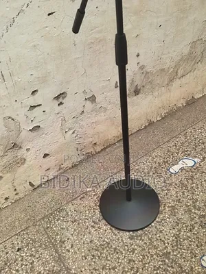 Professional Floor Microphone Stand With Boom Arm (Round Base)