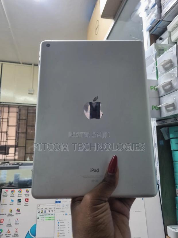 Apple iPad 9.7 32 GB Silver - thumbnail 4