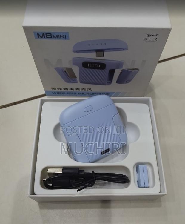 The M8 Mini Wireless Microphone Clip-on Lavalier System for Smartphone