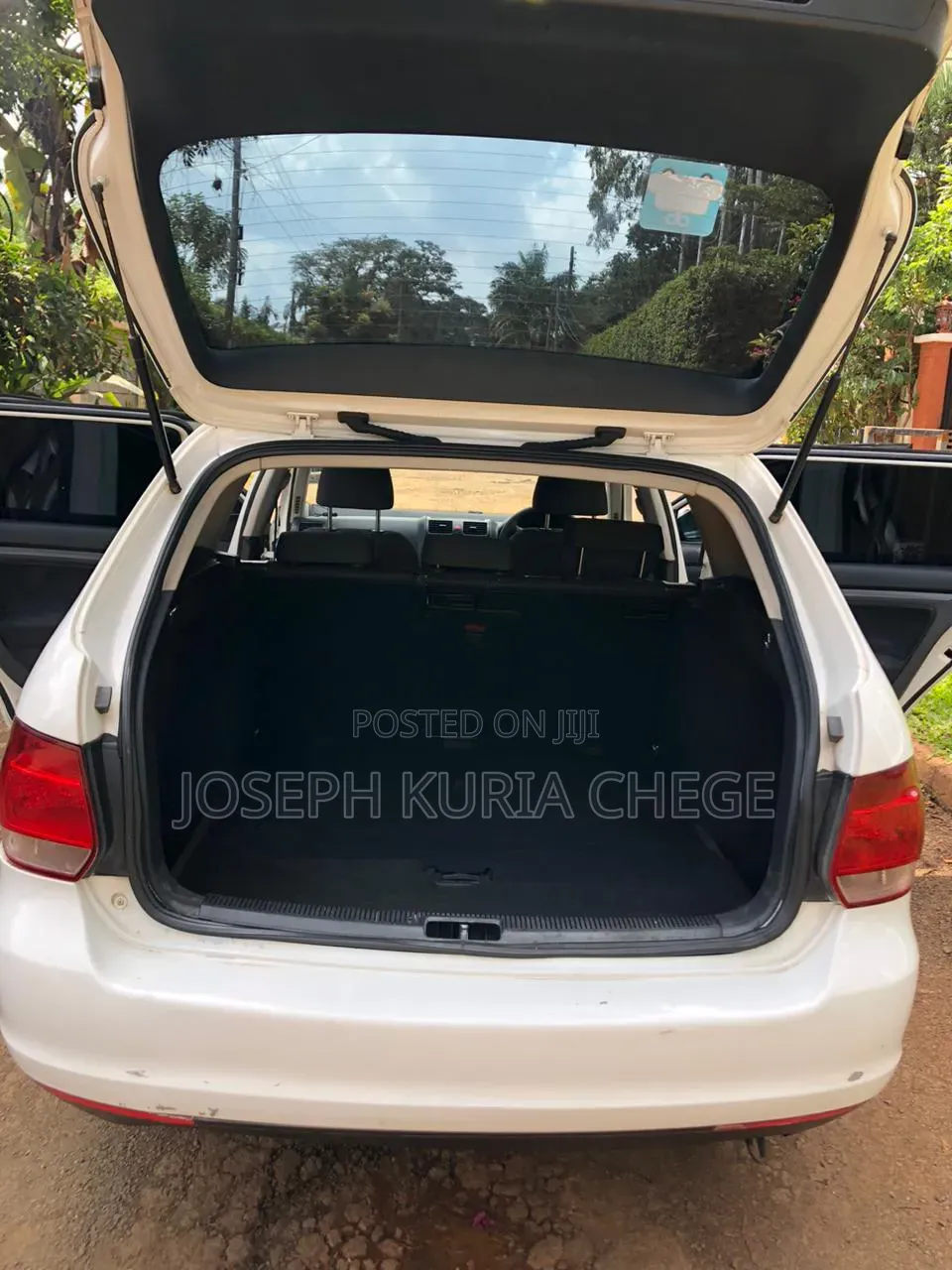Volkswagen Golf 2010 White