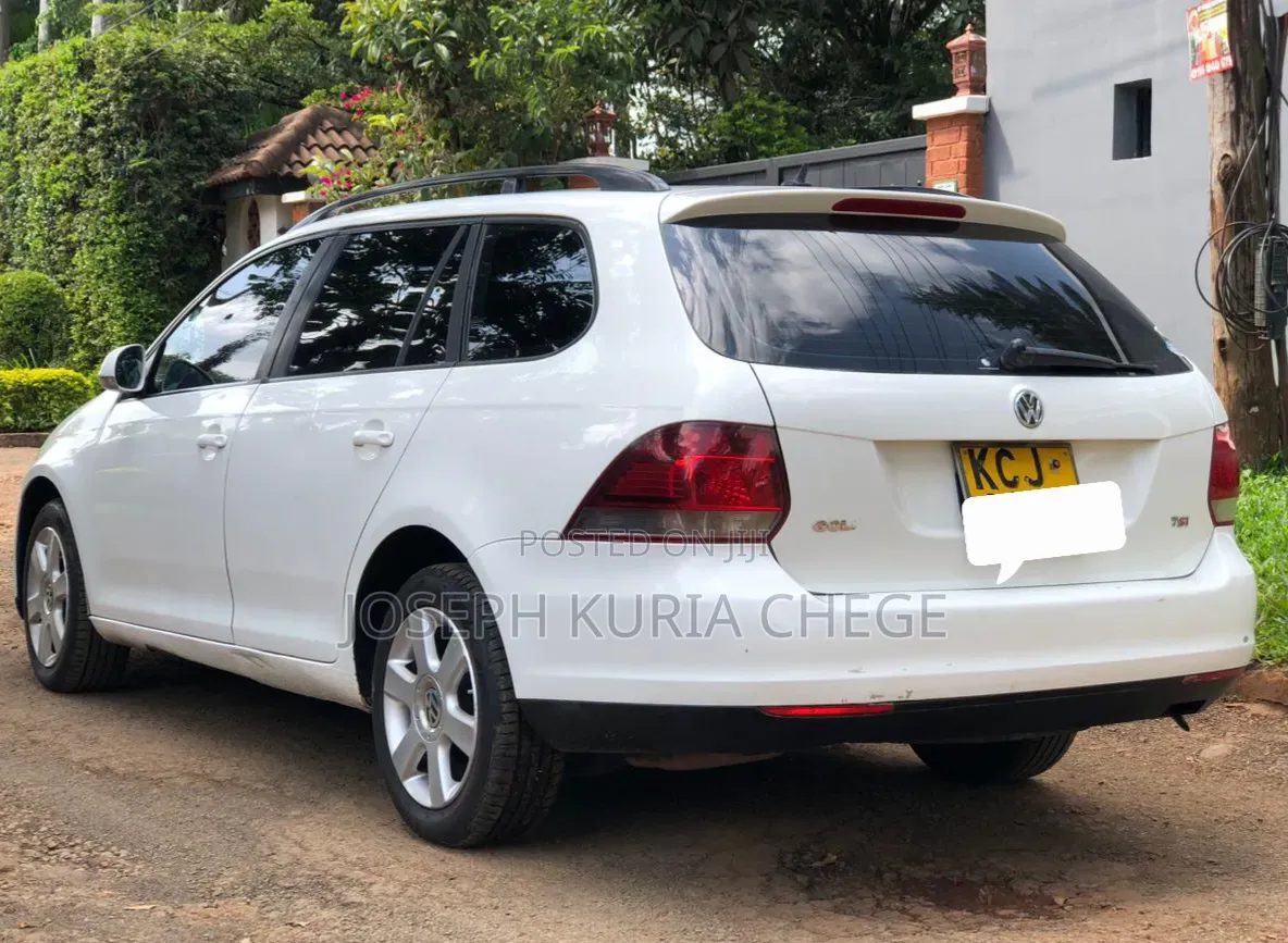Volkswagen Golf 2010 White
