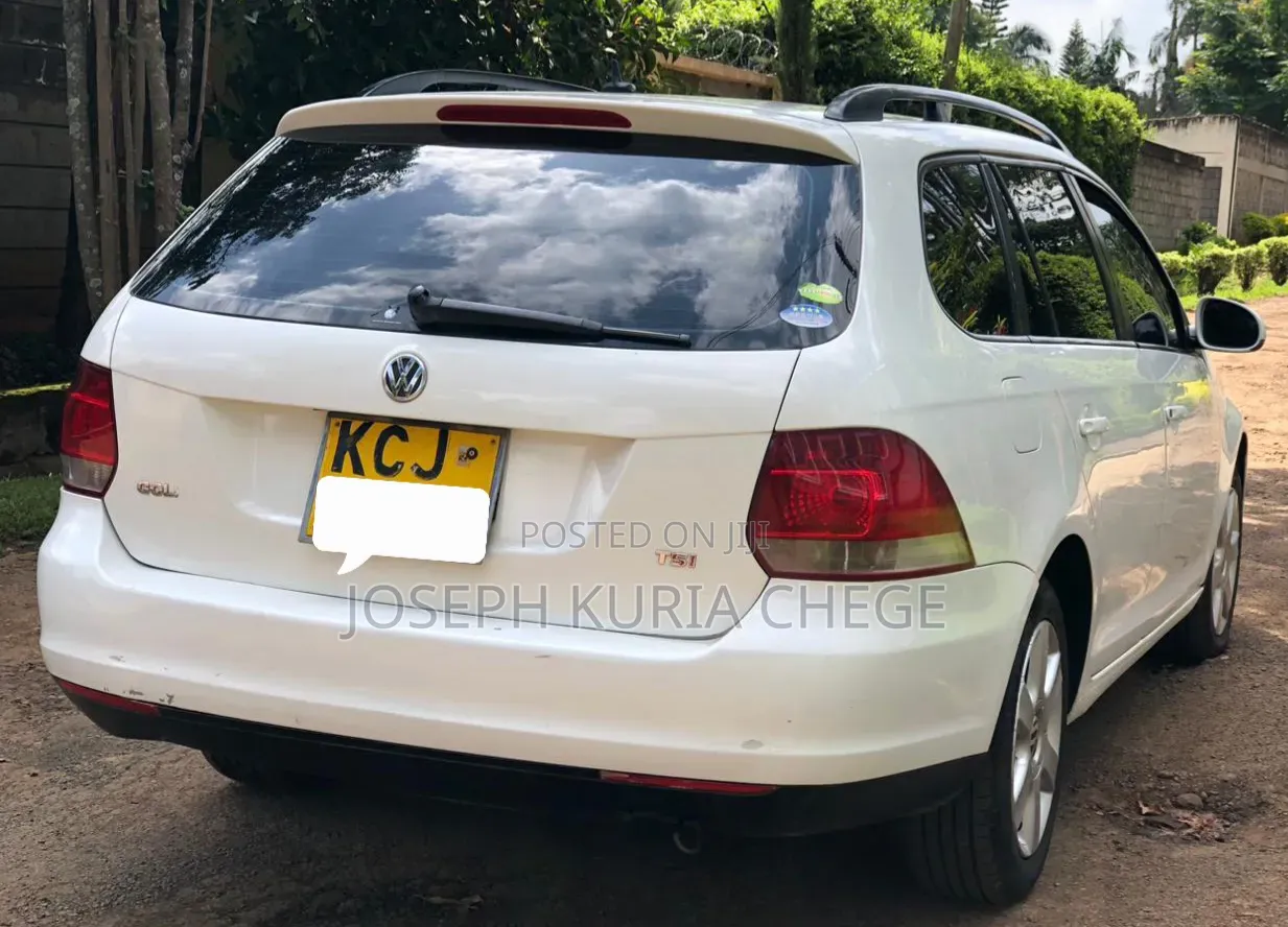 Volkswagen Golf 2010 White