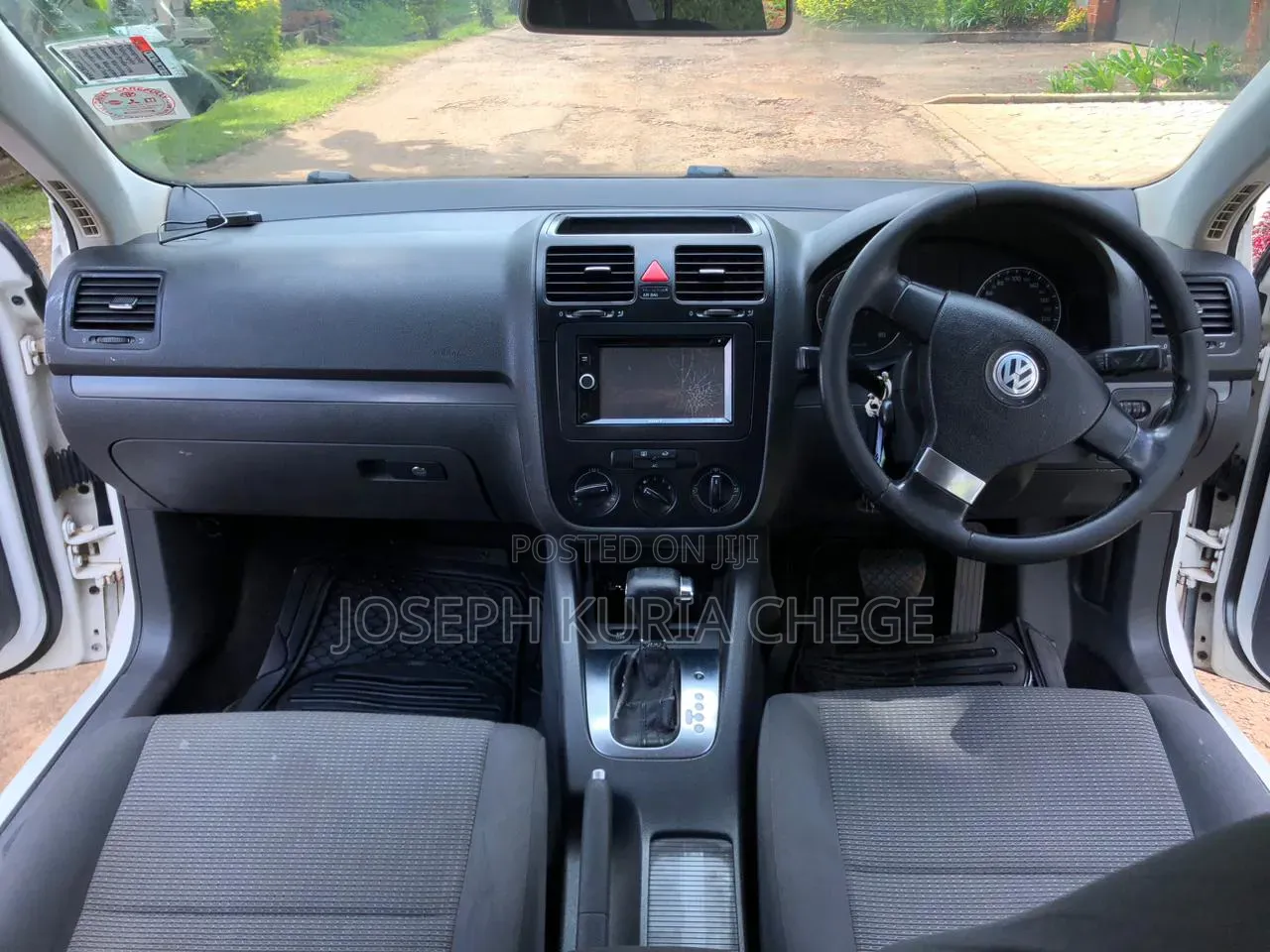 Volkswagen Golf 2010 White