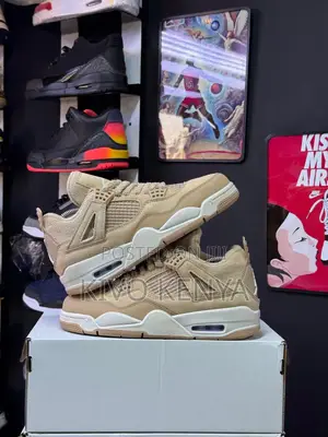 Nike Air Jordan 4 Retro "Cozy Girl"