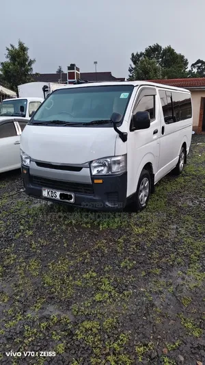 Toyota HiAce 2018 White