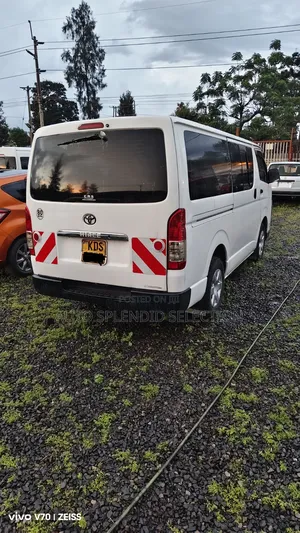 Toyota HiAce 2018 White