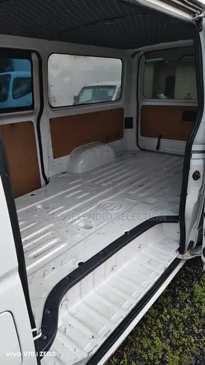 Toyota HiAce 2018 White