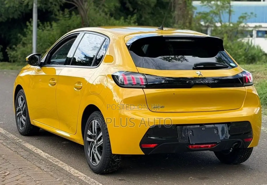 Peugeot 208 2020 Yellow