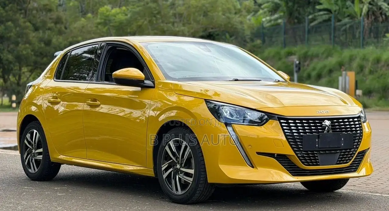 Peugeot 208 2020 Yellow