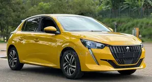 Peugeot 208 2020 Yellow